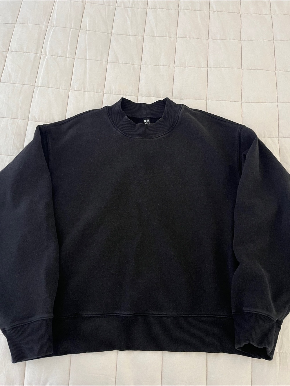 Uniqlo Women’s Black Crewneck Sweater
